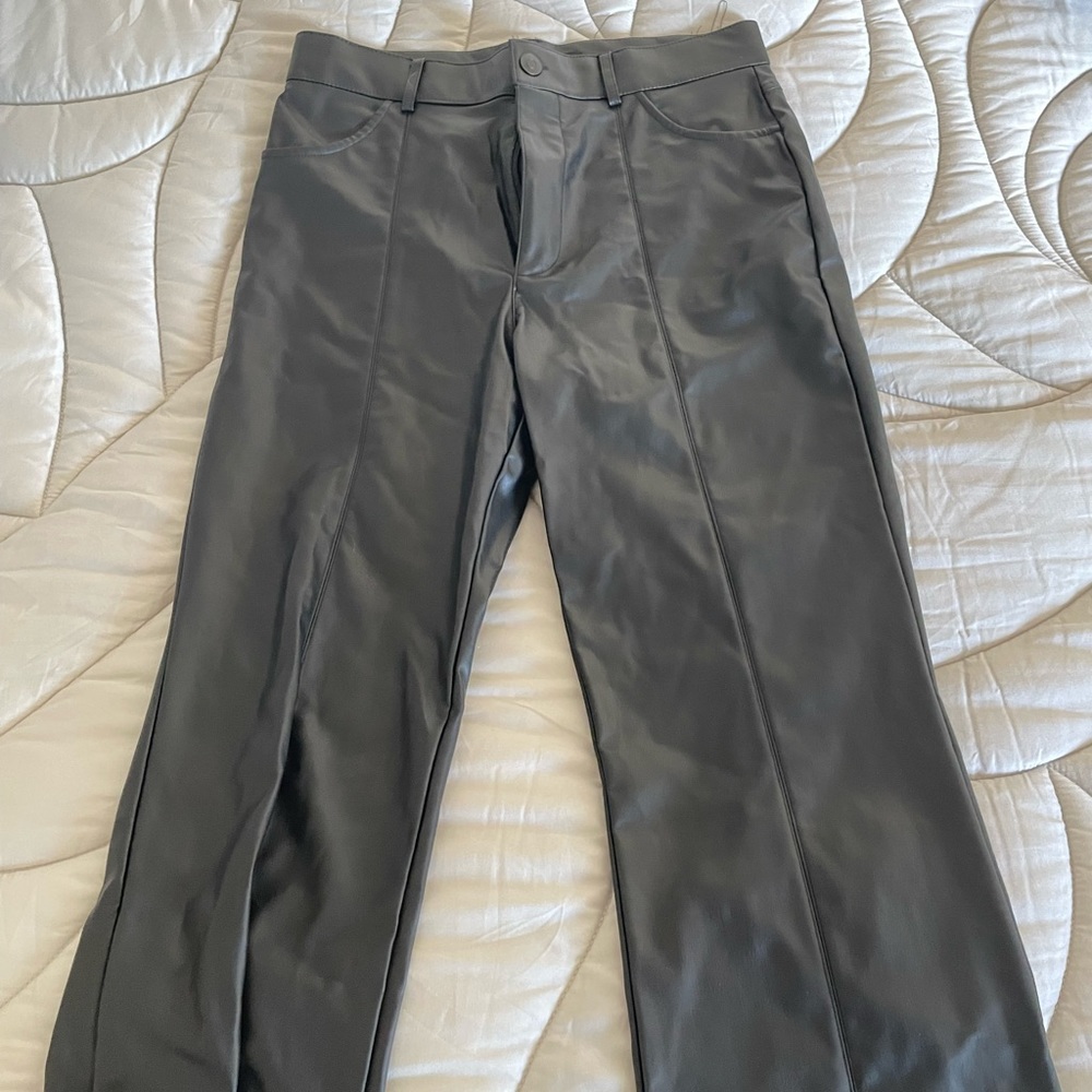 |ZARA: SEXY LEATHER JEANS|

|Size: LARGE|